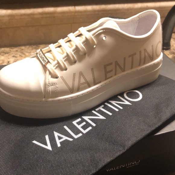 New Valentino Shoes. - Picture 2 of 10